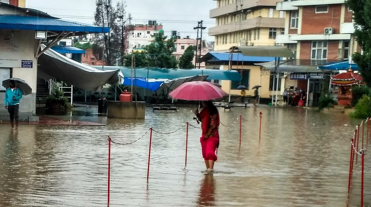 सामाखुशीस्थित नालाको बाढीमा खसेर बालक बेपत्ता